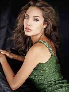 angelina jolie1a 300x400