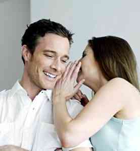 mujer hablando hombre