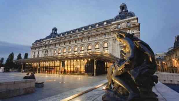 Los echan del museo porque “olían mal” 3 museo paris familia olor