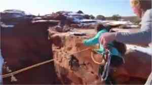 gran cañon hombre empuja novia1