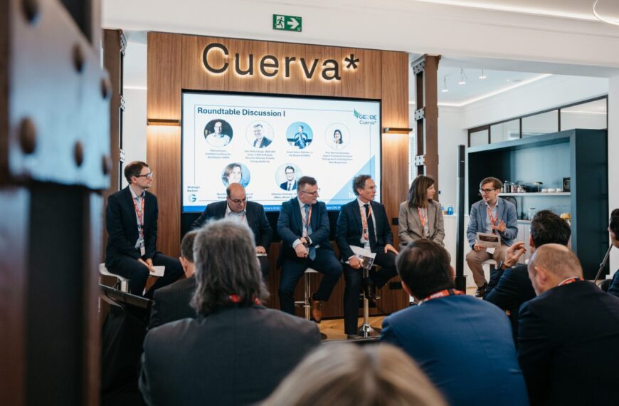 Cuerva reúne en Granada un llamamiento europeo para acelerar las redes eléctricas del futuro