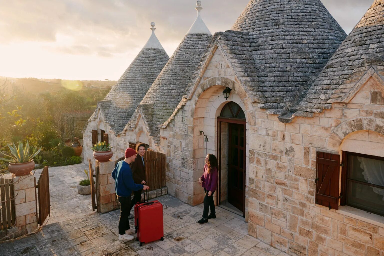 Nueva portada 1 Airbnb y Confianza Online advierten del aumento de las estafas ante la presión por ahorrar este verano