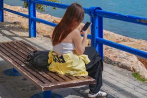 Más de cuatro de cada diez adolescentes acuden a la IA para hablar de sus emociones antes que a un humano