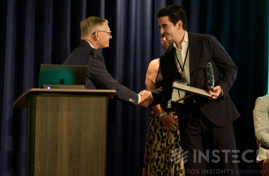 Javier Tiemblo, premiado en Londres con el 'Top Agentic Faces in Insurance 2026'