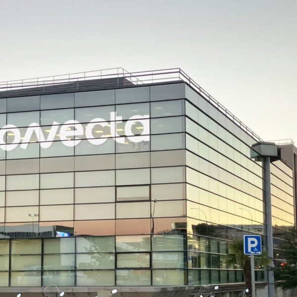 Konecta impulsa la traducción de voz en tiempo real para ampliar la atención en lenguas cooficiales
